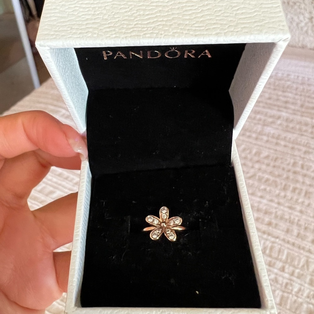 Pandora rose gold flower ring. Size 5
